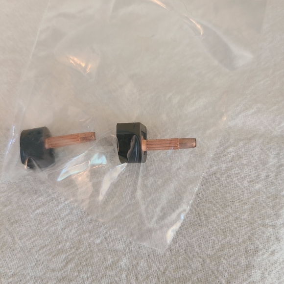 Brenda Zaro black suede pump V cut  size 8 - Picture 3 of 7